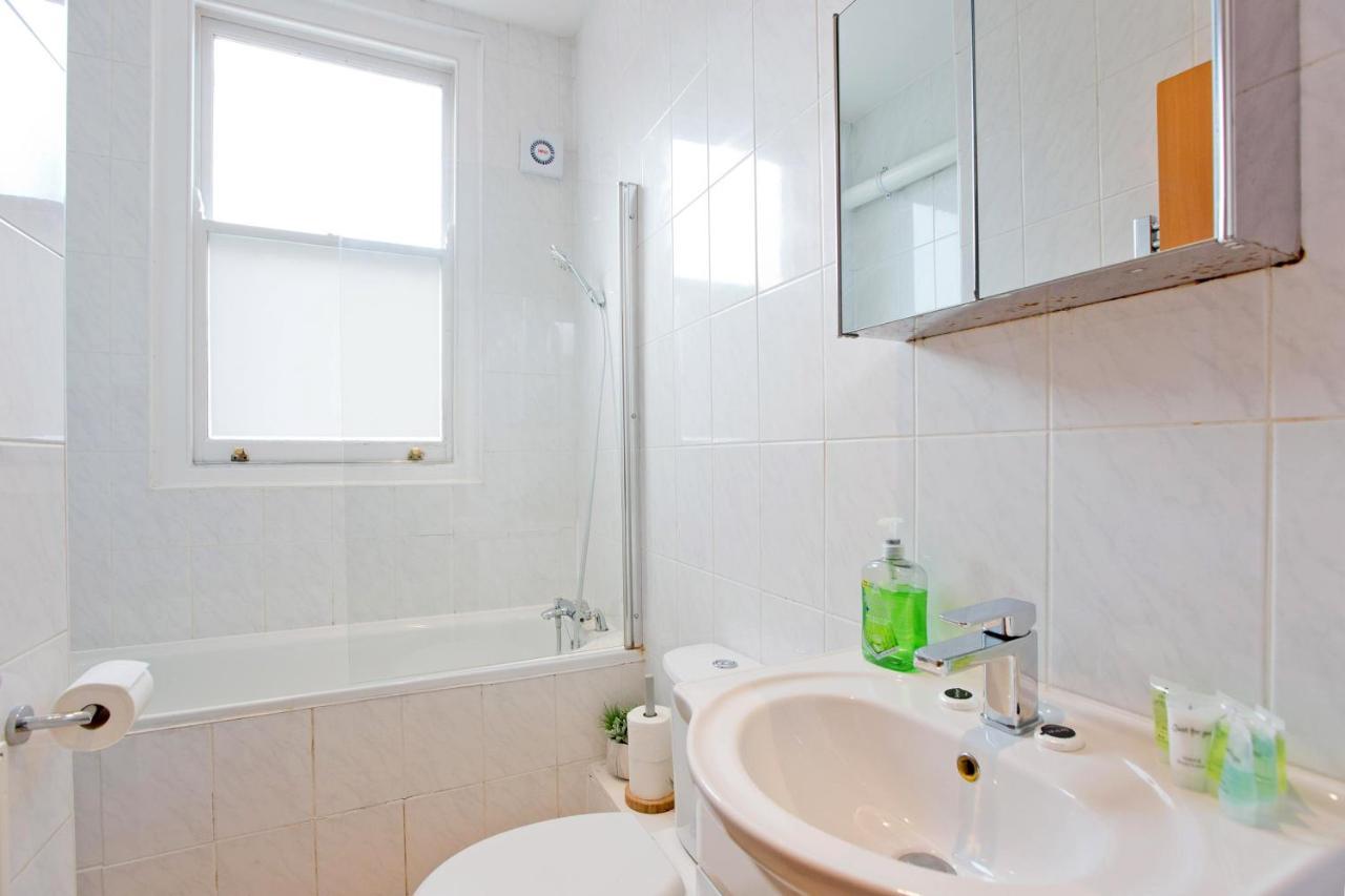 Comfortable Highbury Fields 1 Bedroom Apartment - Parking By Request Лондон Екстериор снимка